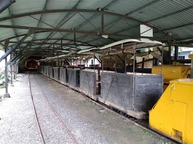 新北旅遊｜618買一送一｜新平溪煤礦博物館X煤礦小火車.十分瀑布步道.新富町文化市場.深坑福容二日｜的圖片